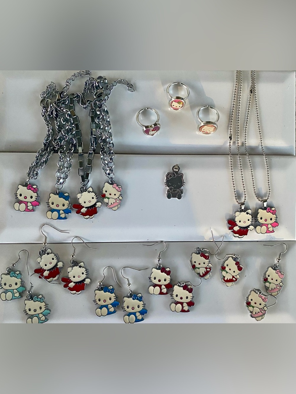 16 piece Hello Kitty Set - Angels